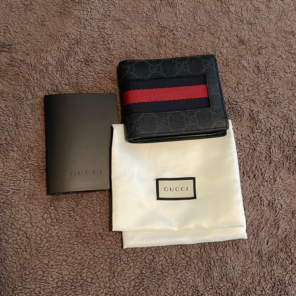 Gucci wallet